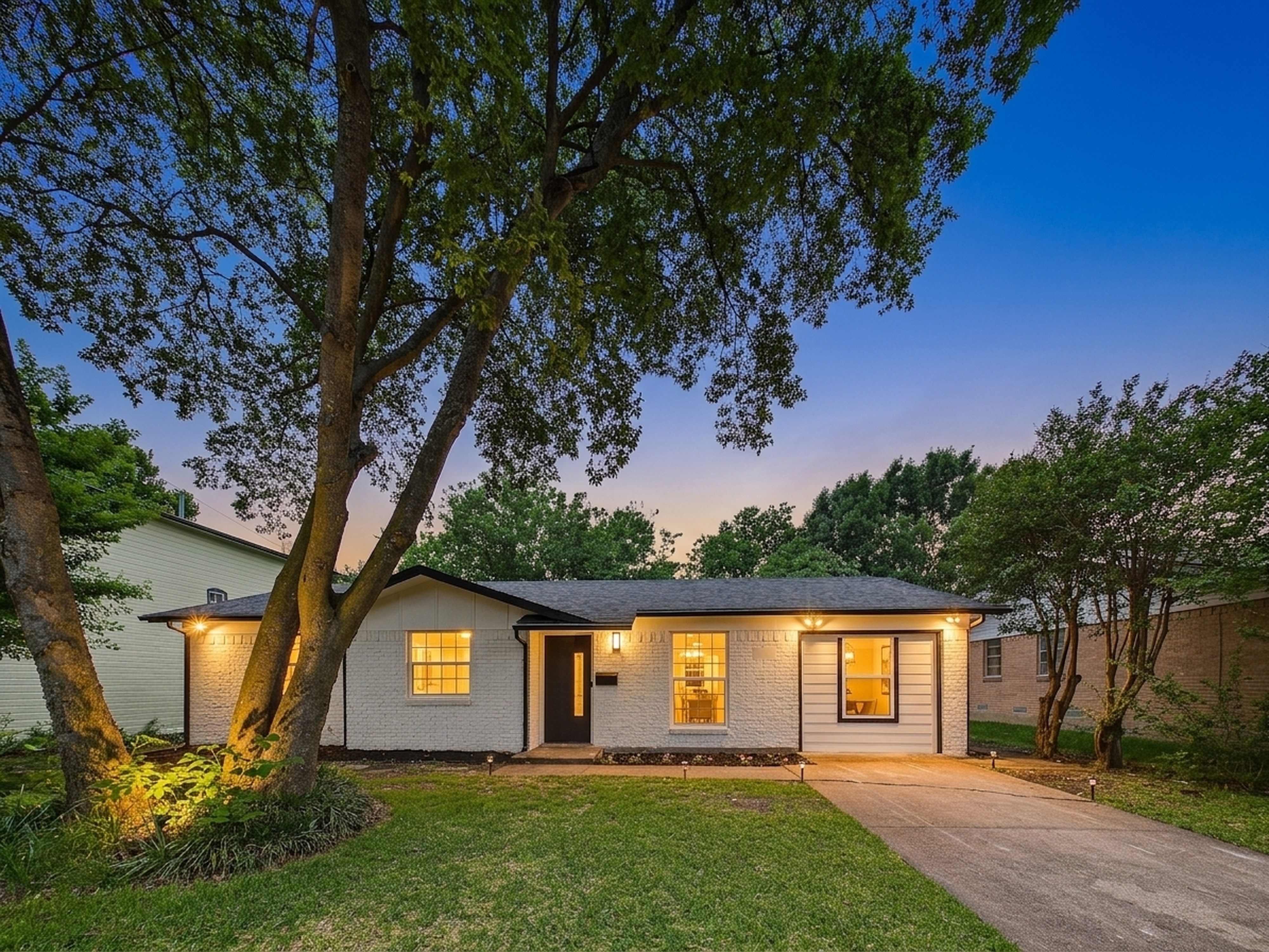 4414 Pineridge Drive, Garland twilight